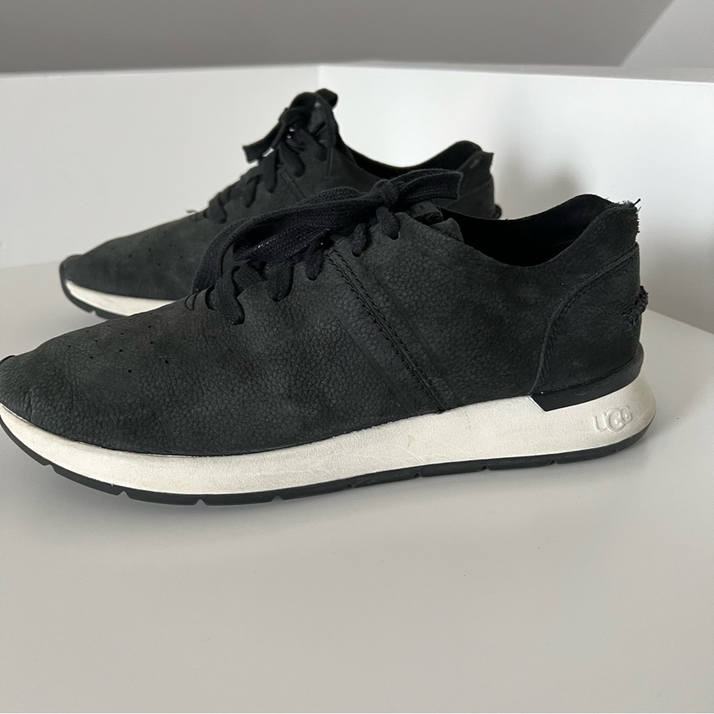 UGG Adaleen Trainer Sneaker size 7.5